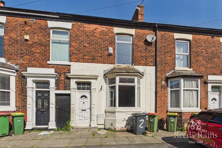 2 bedroom Mid Terrace House for sale