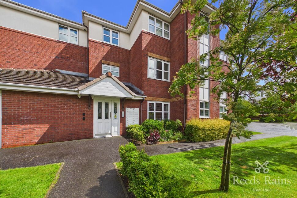 2 bedroom Flat for sale
