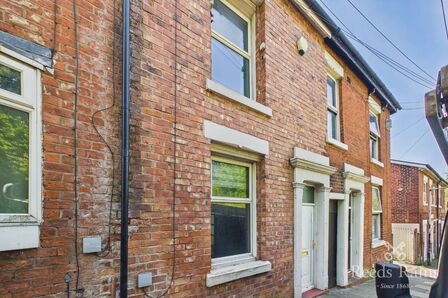 St. Marks Road, 3 bedroom Mid Terrace House for sale, &pound;132,000