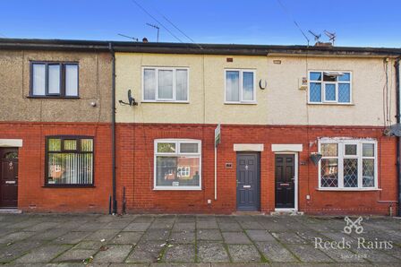 3 bedroom Mid Terrace House for sale