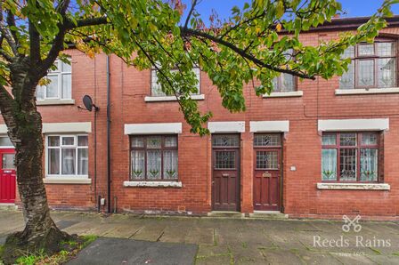 2 bedroom Mid Terrace House for sale