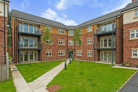 2 bedroom Flat for sale