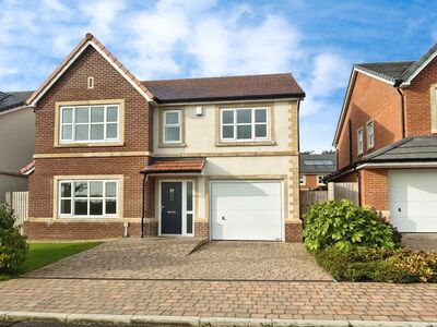 4 bedroom Detached House to rent