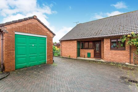 2 bedroom  Bungalow to rent