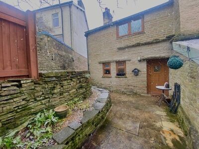 2 bedroom End Terrace House to rent