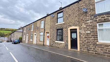 2 bedroom Mid Terrace House to rent