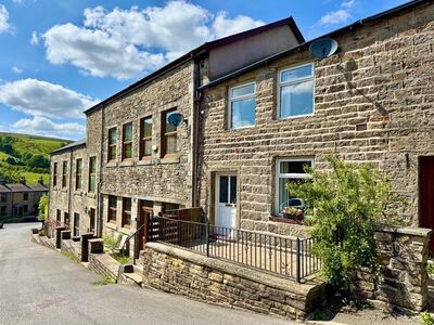 2 bedroom Mid Terrace House to rent