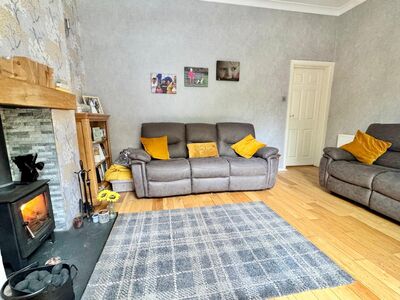 3 bedroom Mid Terrace House for sale