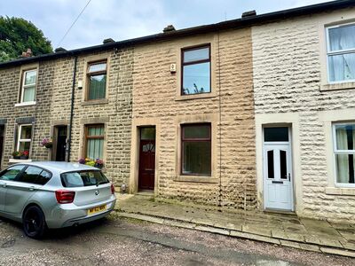 2 bedroom Mid Terrace House for sale