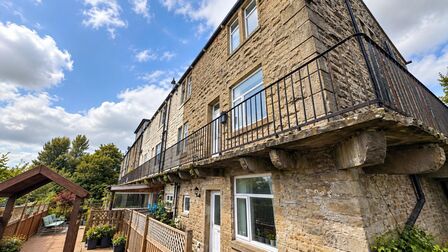 2 bedroom End Terrace House to rent