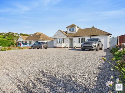 Kingsgate Avenue, 4 bedroom Detached House for sale, £750,000