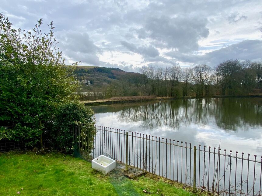 3 bedroom End Terrace House for sale, Holme Terrace, Townsend Fold, BB4