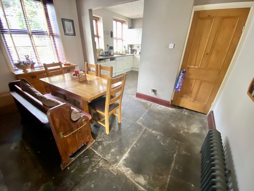 3 bedroom End Terrace House for sale, Holme Terrace, Townsend Fold, BB4
