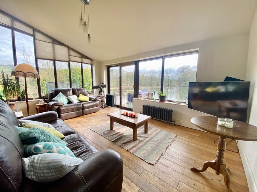 3 bedroom End Terrace House for sale, Holme Terrace, Townsend Fold, BB4