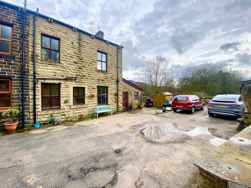 3 bedroom End Terrace House for sale, Holme Terrace, Townsend Fold, BB4