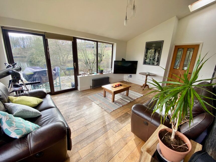 3 bedroom End Terrace House for sale, Holme Terrace, Townsend Fold, BB4