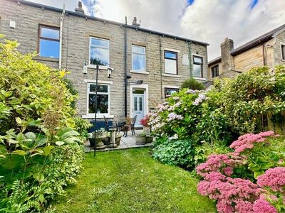 Collinge Street, 3 bedroom Mid Terrace Property for sale, &pound;270,000