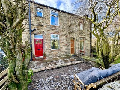 2 bedroom Mid Terrace Property for sale