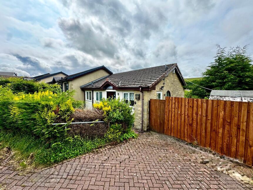 2 bedroom Semi Detached Bungalow for sale