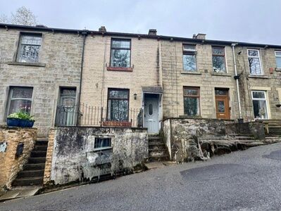 2 bedroom Mid Terrace House for sale