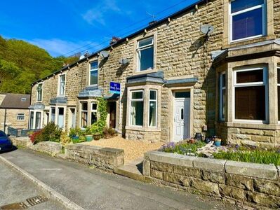 2 bedroom Mid Terrace House for sale