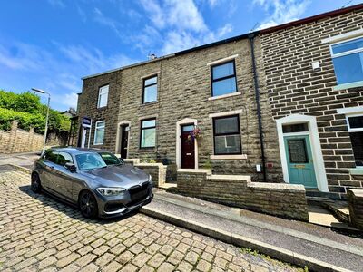 2 bedroom Mid Terrace House for sale