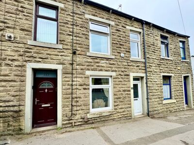 2 bedroom Mid Terrace House for sale