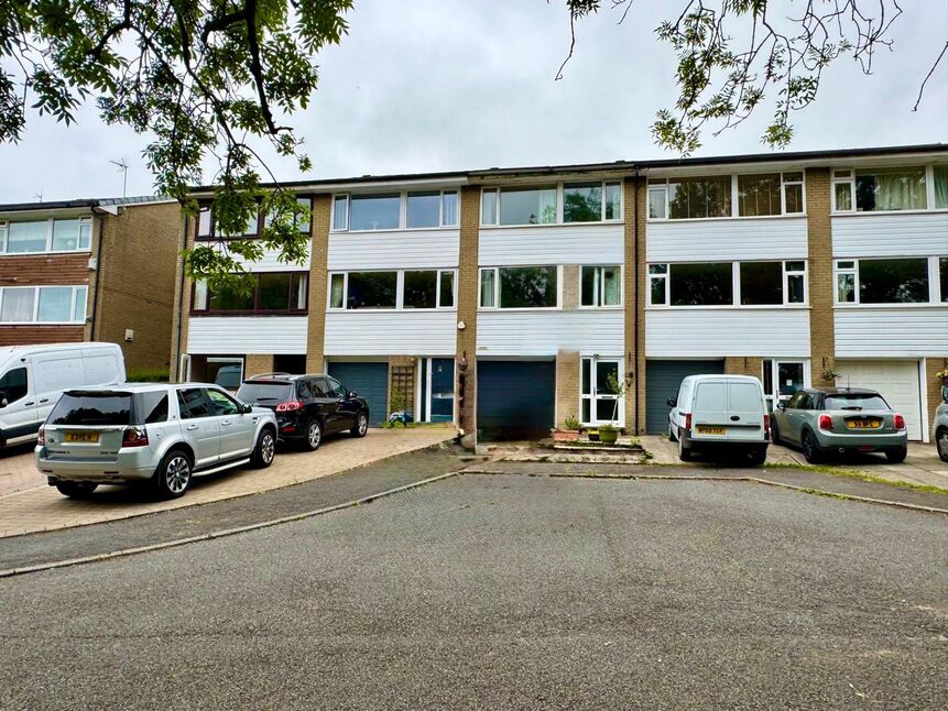 3 bedroom Mid Terrace House for sale