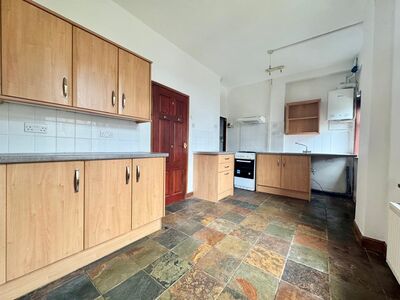 2 bedroom Mid Terrace House for sale