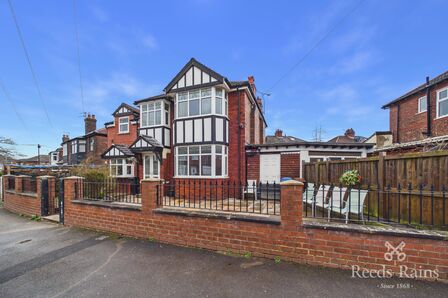 Heswall Road, 5 bedroom Detached House for sale, &pound;485,000