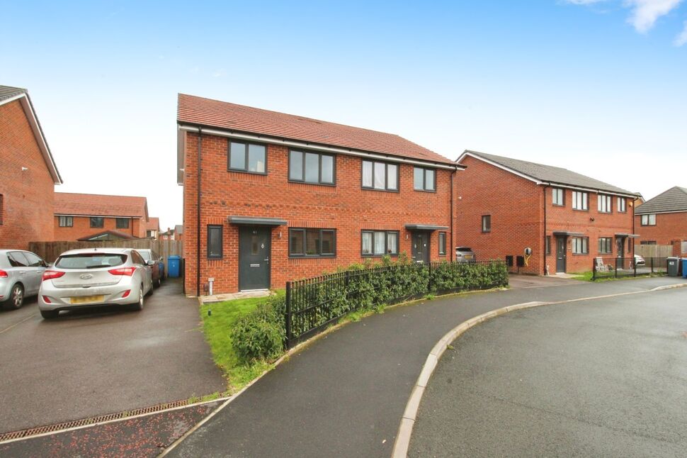 Main image of 3 bedroom Semi Detached House to rent, Weaving Way, Manchester, Greater Manchester, M18