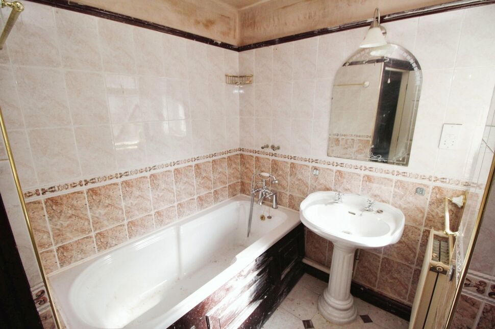 3 bedroom Detached Bungalow for sale, Hollow Vale Drive, Stockport, SK5