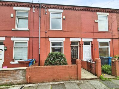2 bedroom Mid Terrace House for sale