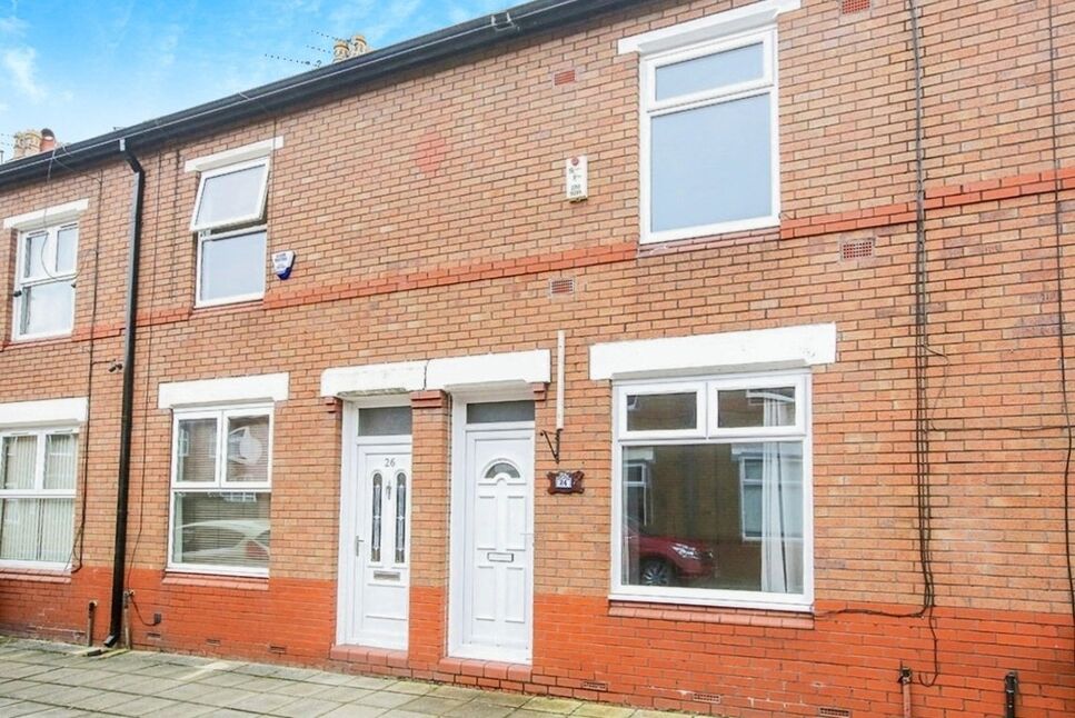 2 bedroom Mid Terrace House for sale