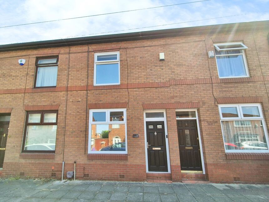 2 bedroom Mid Terrace House for sale