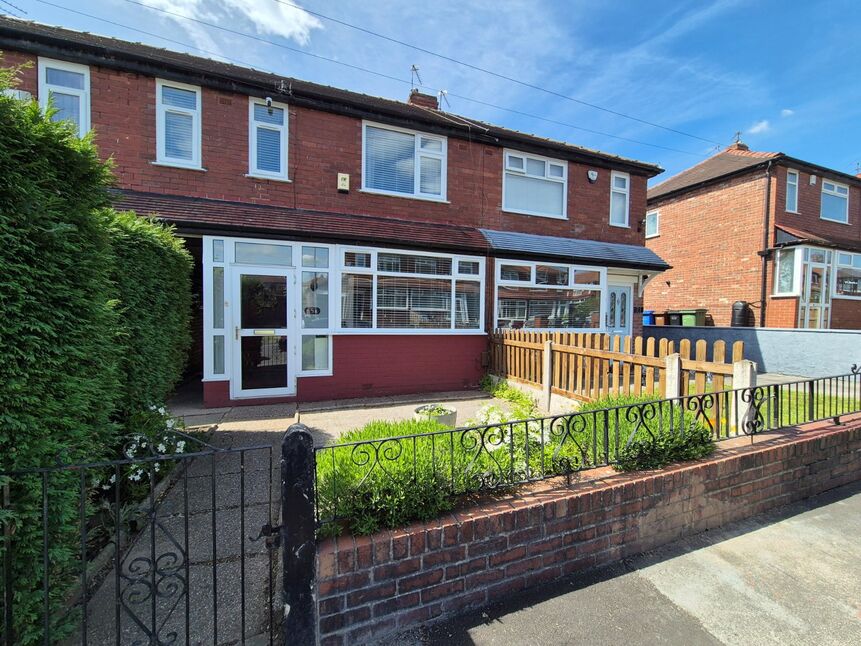 3 bedroom Mid Terrace House for sale