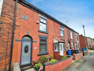 2 bedroom Mid Terrace House for sale