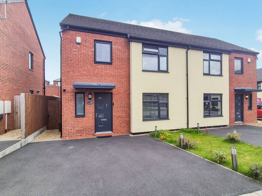 Main image of 3 bedroom Semi Detached House to rent, Vale Grove, Stockport, Greater Manchester, SK5