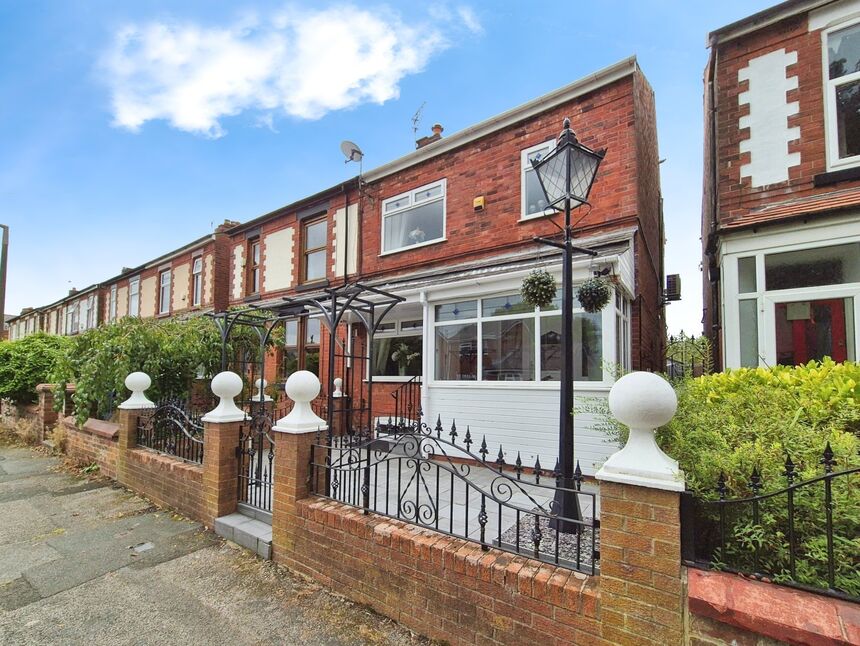 Main image of 3 bedroom Semi Detached House for sale, Kingsley Avenue, Stockport, Greater Manchester, SK4