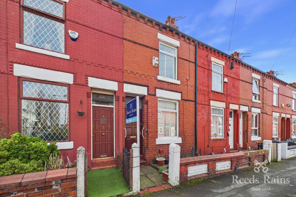 2 bedroom Mid Terrace House for sale