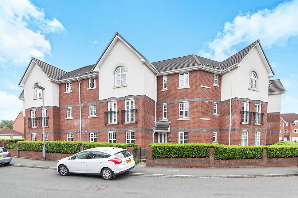 Main image of 2 bedroom  Flat for sale, Cromwell Avenue, Stockport, Greater Manchester, SK5