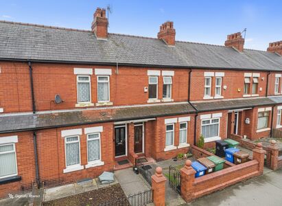3 bedroom Mid Terrace House for sale