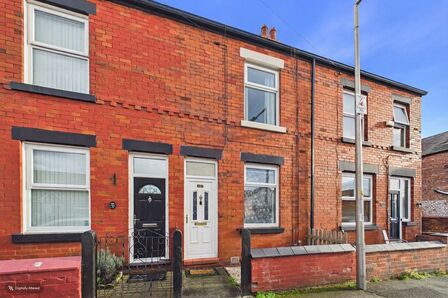 2 bedroom Mid Terrace House for sale