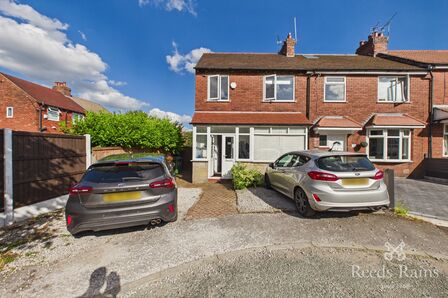 3 bedroom End Terrace House to rent