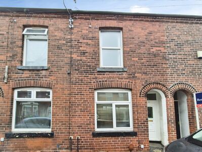 2 bedroom Mid Terrace House for sale