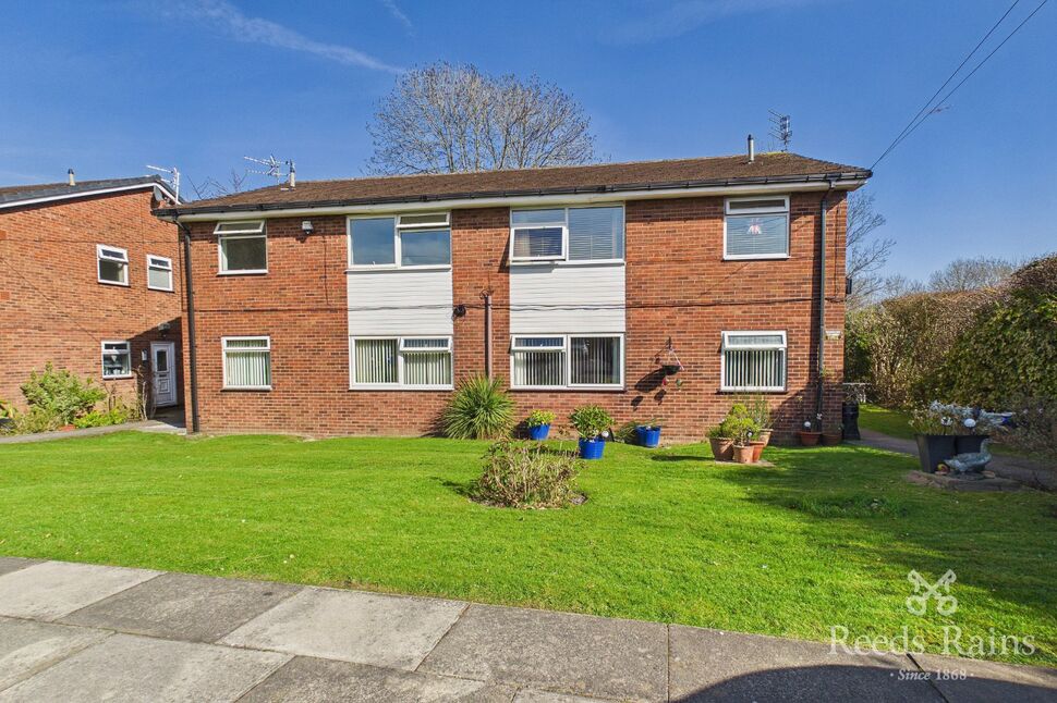 Main image of 2 bedroom Flat for sale, Broomfield Drive, Stockport, Greater Manchester, SK5
