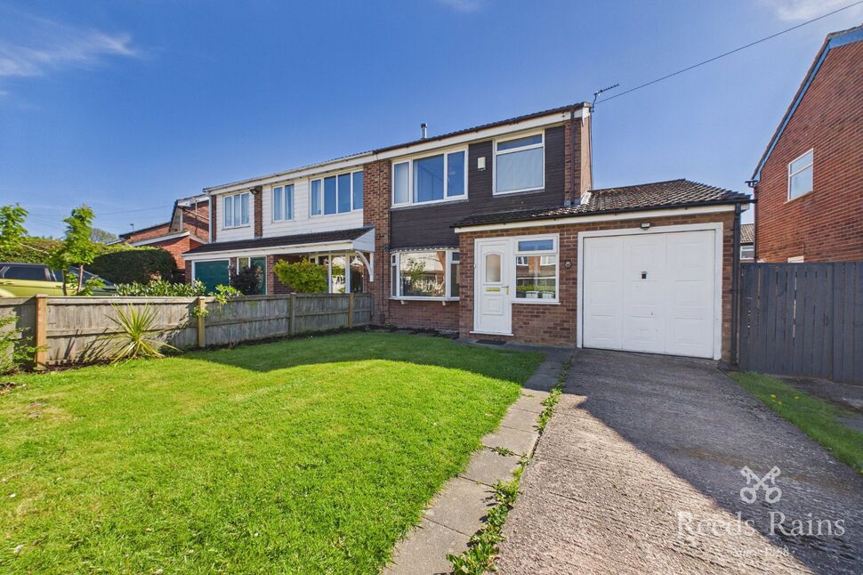 Main image of 3 bedroom Semi Detached House to rent, Curzon Road, Poynton, Cheshire, SK12