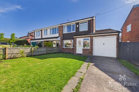 Curzon Road, 3 bedroom Semi Detached House to rent, &pound;1,500 pcm