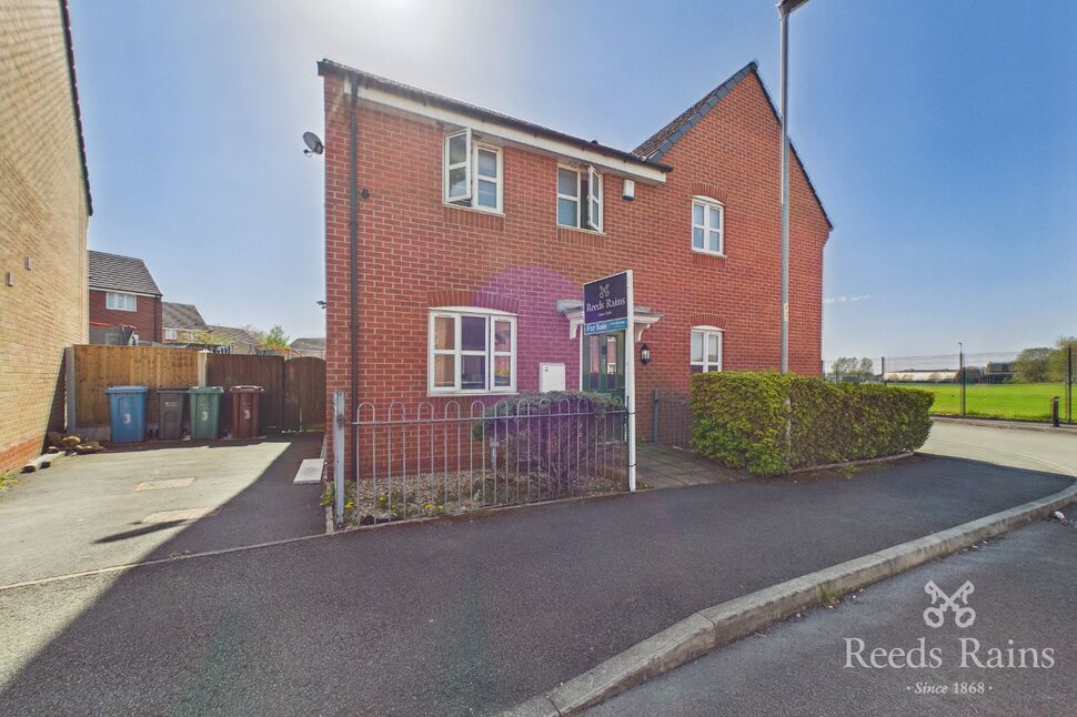 3 bedroom Semi Detached House for sale