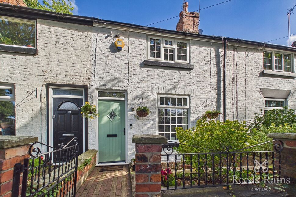 Main image of 2 bedroom Mid Terrace House for sale, Broadstone Road, Stockport, Greater Manchester, SK4